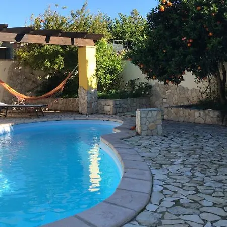 Villa Bea Rooms 2 * Capitana